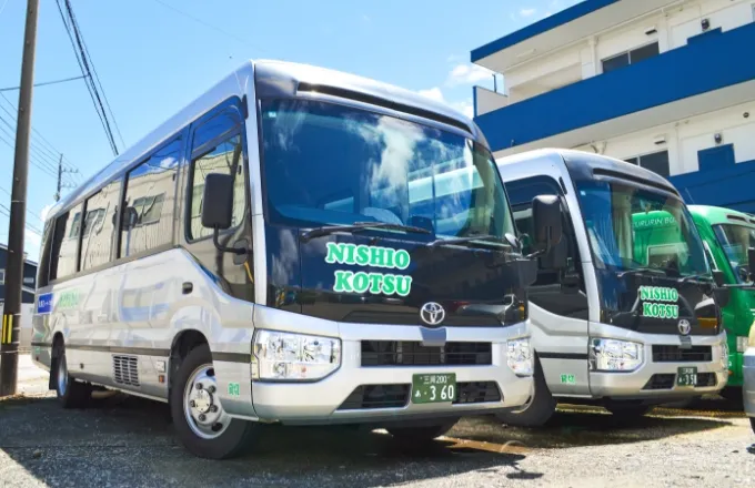 西尾交通の貸切バス